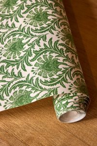 Vivien: Floral print wallpaper